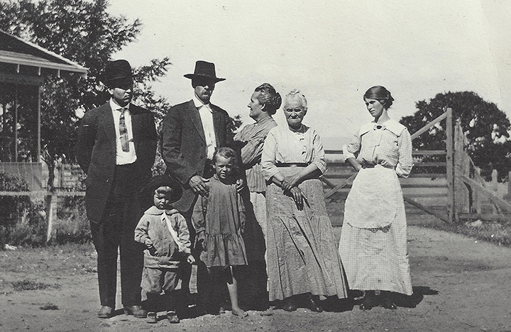 This is the Blackford Family of Central Point in about 1915
